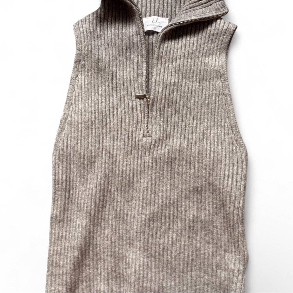 Sleeveless Ribbed Knit Top - Gray
